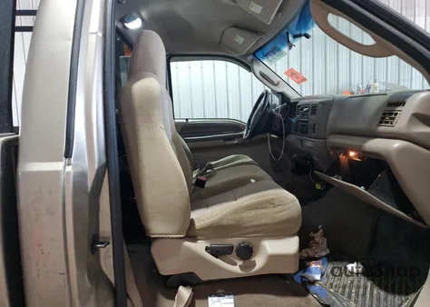 2004 Ford F250 Super Duty из США, поврежденный, VIN 1FTNF21L74EA64859